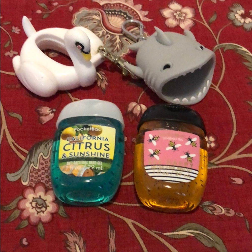 🤩2 for $10🎉Hand sanitizer and holders.